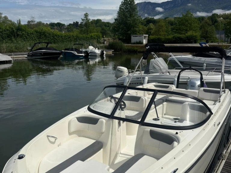 Huur een Bayliner Element E7 in Viviers-du-Lac