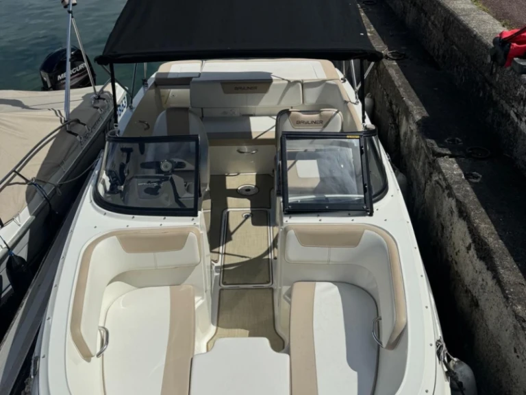 Jachthuur in Le Bourget-du-Lac - Bayliner BAYLINER VR5 via SamBoat