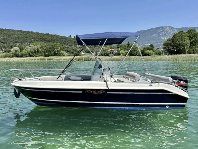 Motorboot te huur in Aix-les-Bains voor de beste prijs