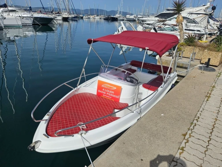 Motorboot te huur in Saint-Raphaël voor de beste prijs