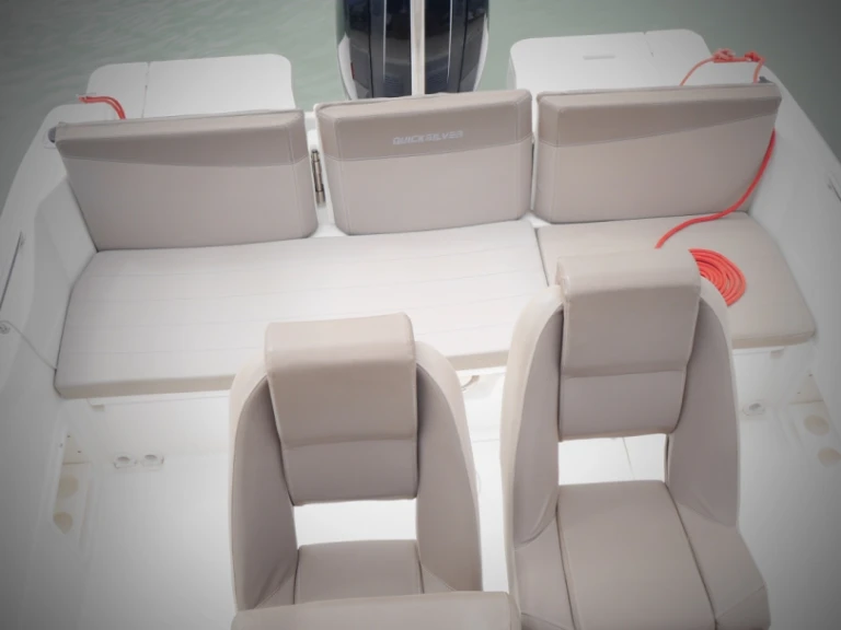 Huur een Quicksilver QUICKSILVER 675 ACTIV in La Baule-Escoublac