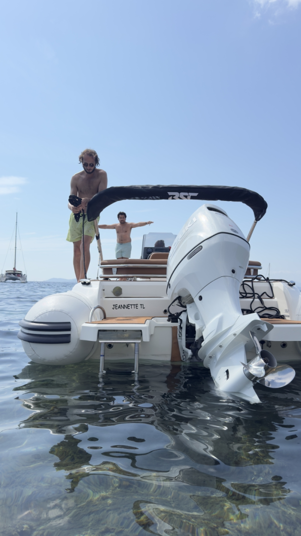 RIB te huur in Hyères voor de beste prijs