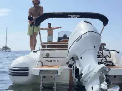 RIB te huur in Hyères voor de beste prijs