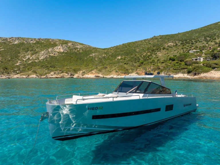 Verhuur Motorboot in Saint-Tropez - MED YACHT  Med Yacht 52