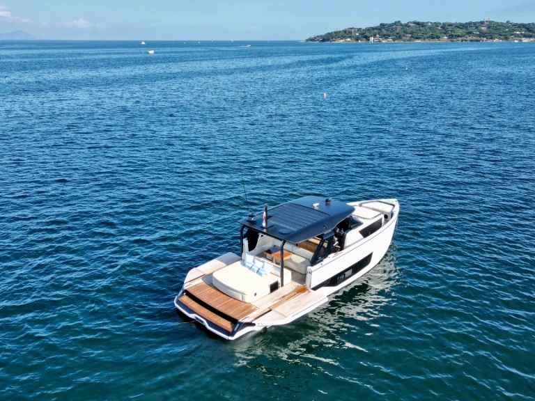 Huur Motorboot met of zonder schipper Cranchi in Saint-Tropez