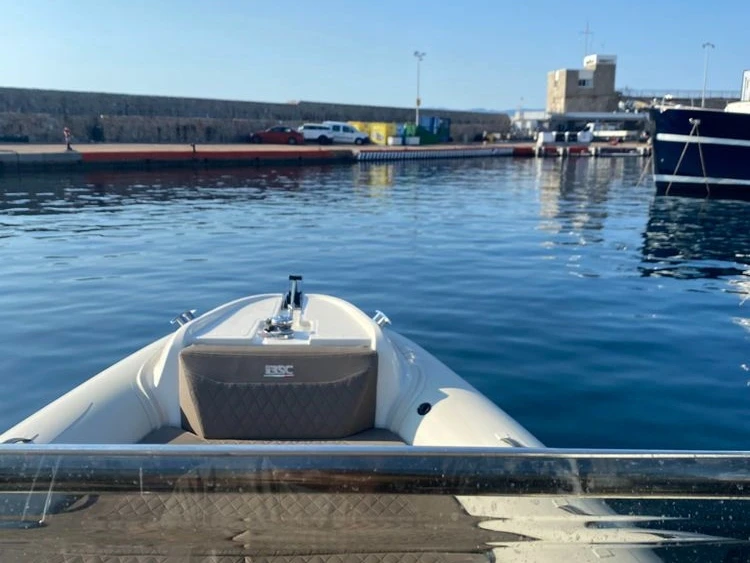 Bootverhuur Ajaccio goedkoop Activ 605 Open