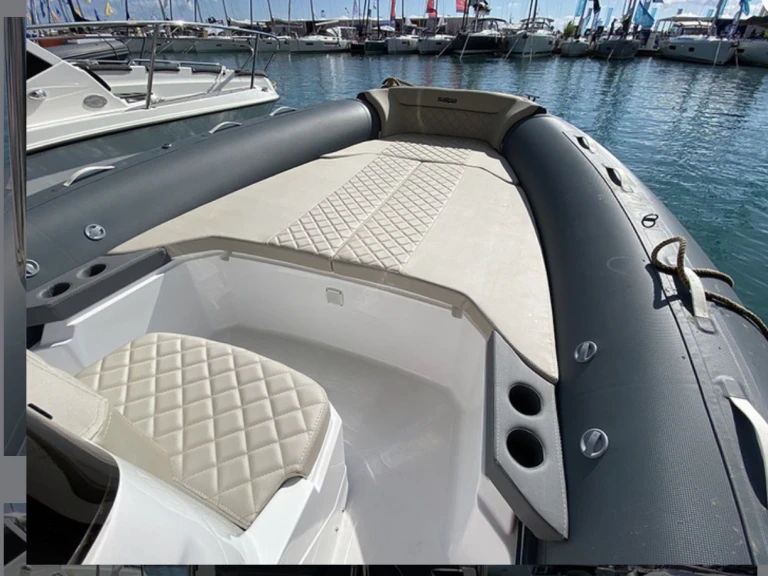 Motorboot te huur in Port Grimaud voor de beste prijs