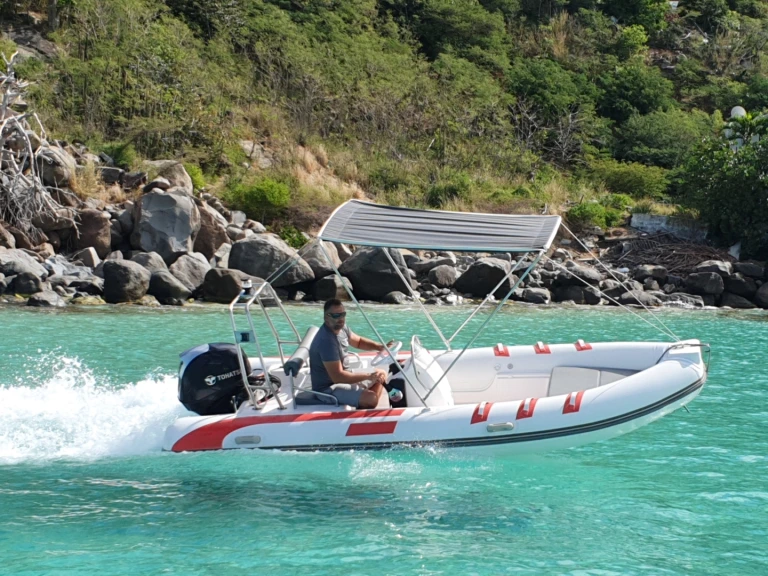 Verhuur Motorboot Semi-Rigide met vaarbewijs