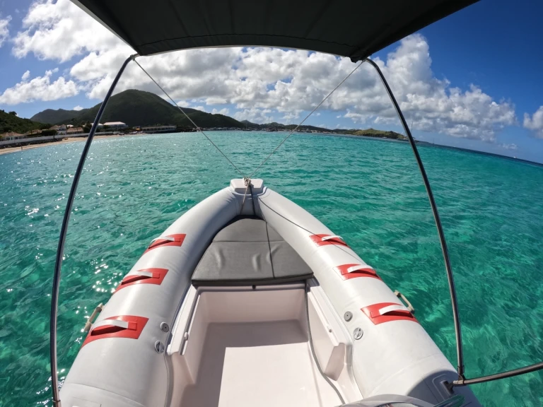 Verhuur Motorboot Semi-Rigide met vaarbewijs
