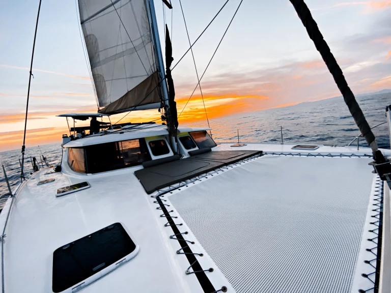 Bootverhuur Fountaine Pajot Helia 44 in Sant Antoni de Portmany via SamBoat