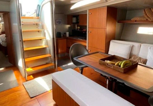 Huur een Maxi 65 in Barcelona