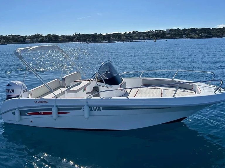 Motorboot te huur in Antibes voor de beste prijs