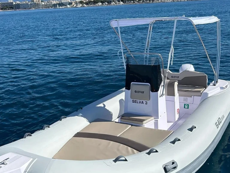 Huur een Selva Selva 540 Stile in Antibes