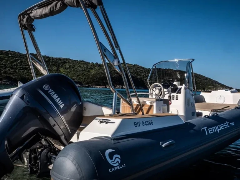 Huur een Capelli Tempest 700 Sun in Propriano