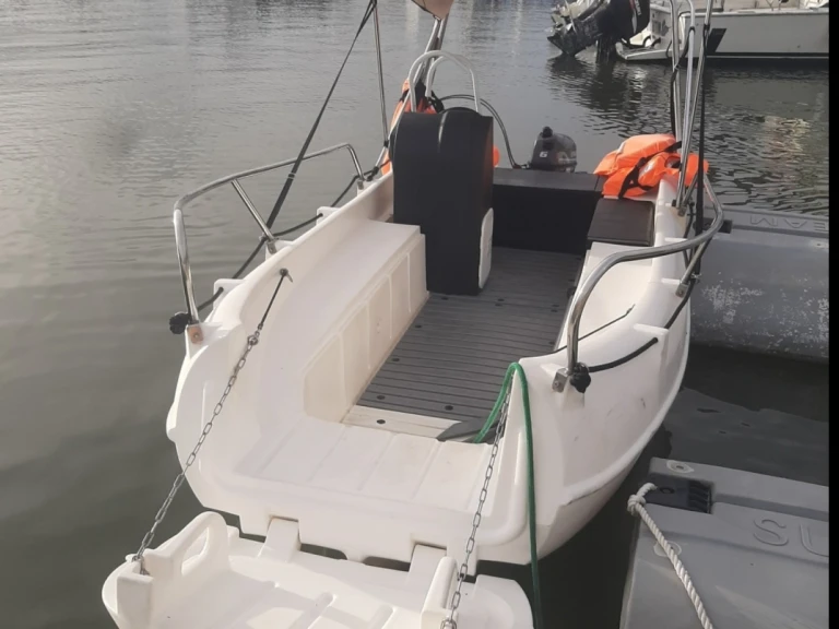 Motorboot te huur in Le François voor de beste prijs
