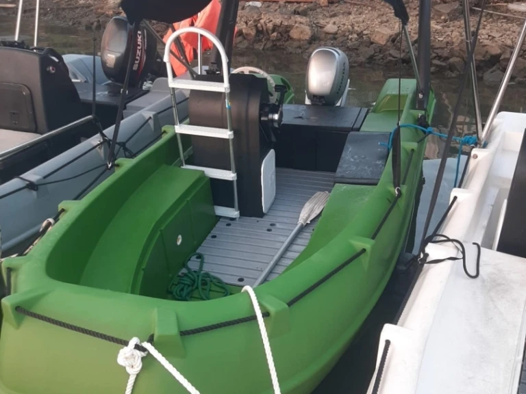 Motorboot te huur in Le François voor de beste prijs