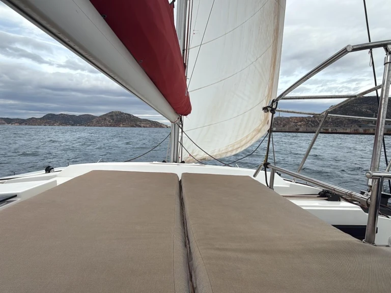 Bootverhuur Fountaine Pajot Astrea 42 in Sant Antoni de Portmany via SamBoat