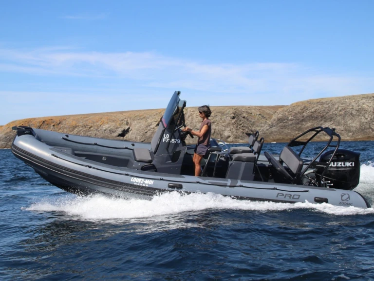 Zodiac Pro 7 te huur van particulier of professional in Port-Louis