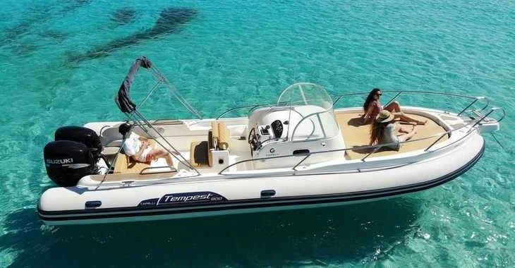 Huur een Capelli CAPELLI 900 TEMPEST in Porto-Vecchio