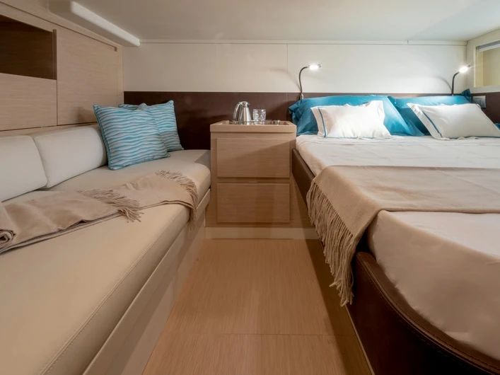 Bootverhuur Solaris Solaris 44 in Golfe-Juan via SamBoat
