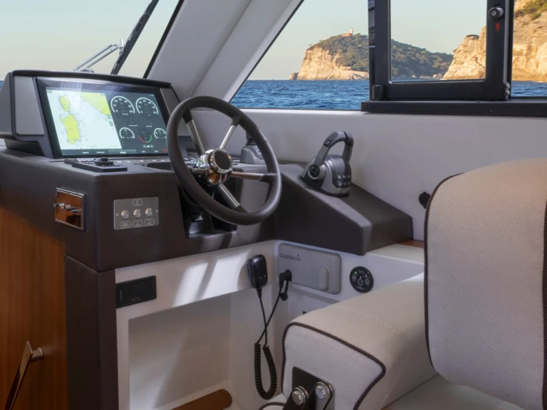 Huur een Solaris Solaris 47 in Beaulieu-sur-Mer