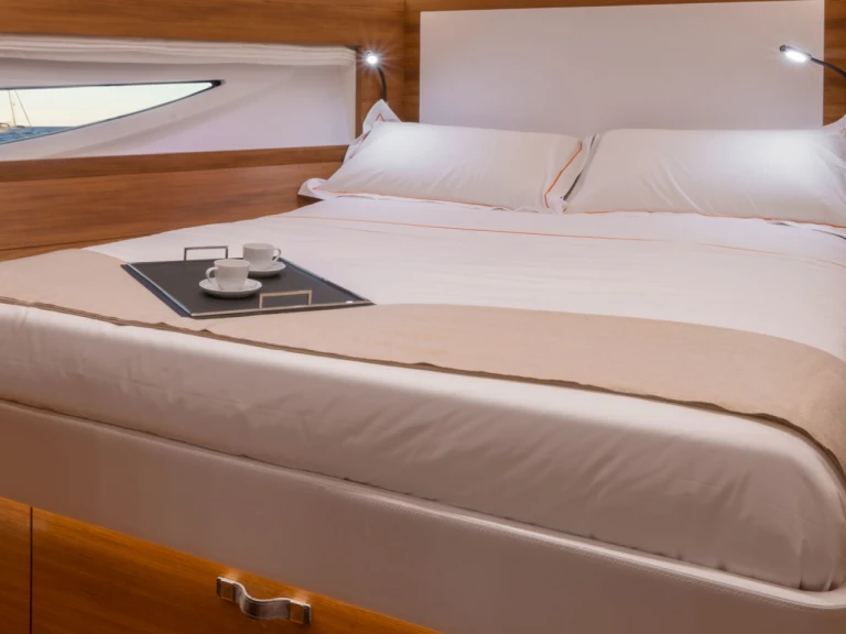 Bootverhuur Beaulieu-sur-Mer goedkoop Solaris 47
