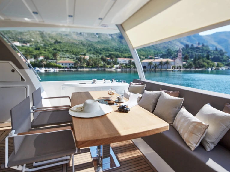 Prestige Prestige 680 te huur van particulier of professional in Antibes