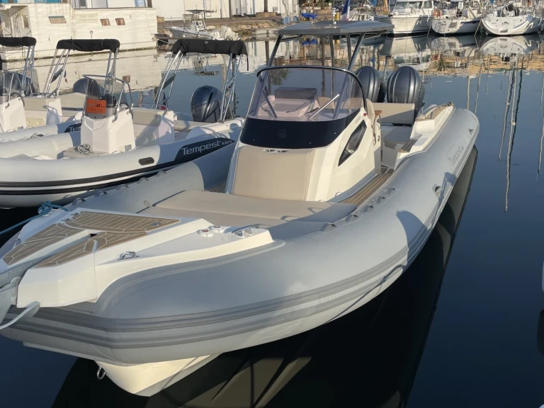 Motorboot te huur in Saint-Cyprien-Plage voor de beste prijs