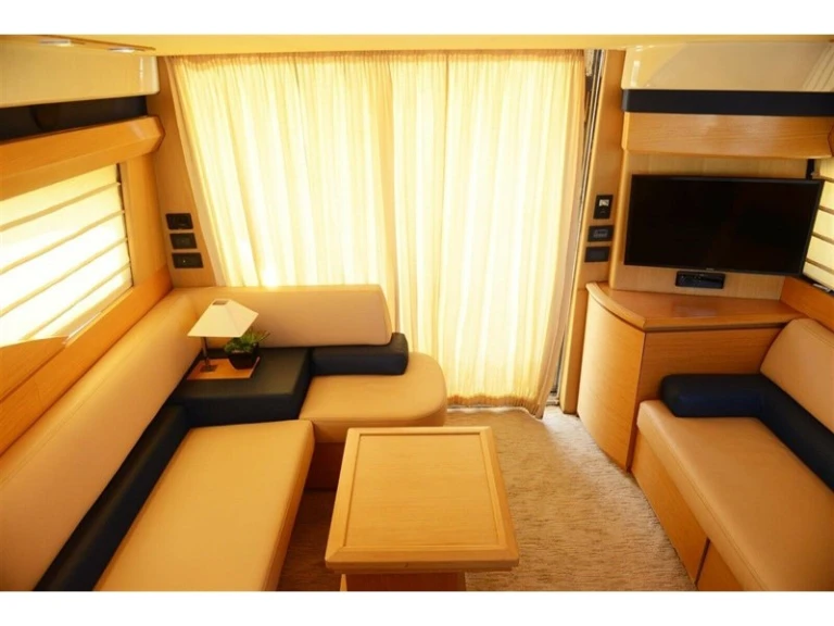 Bootverhuur Gouviá goedkoop Azimut 43 Fly