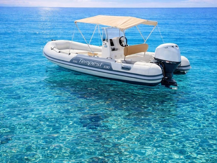 Huur een Capelli Tempest 530 in Arbatax