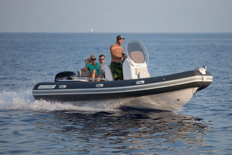 RIB te huur in Trégastel voor de beste prijs