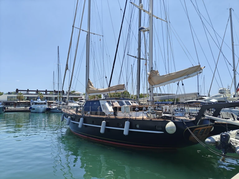 Huur een Jongert 22D in Wereld