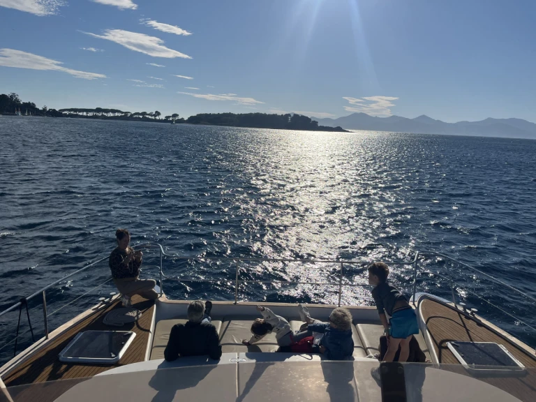 Catamaran te huur in Nice Port voor de beste prijs