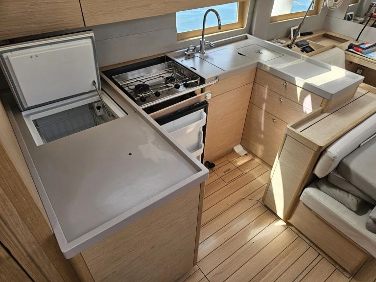 Huur een Bénéteau Oceanis 51.1 in Lefkáda