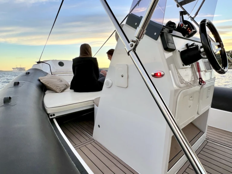 Huur RIB met of zonder schipper Zenit in Split