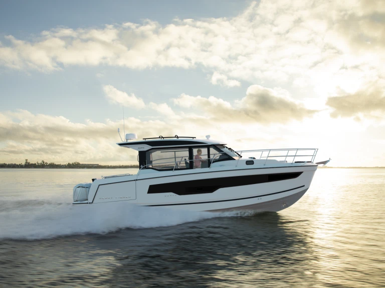 Huur Motorboot met of zonder schipper Jeanneau in Zadar