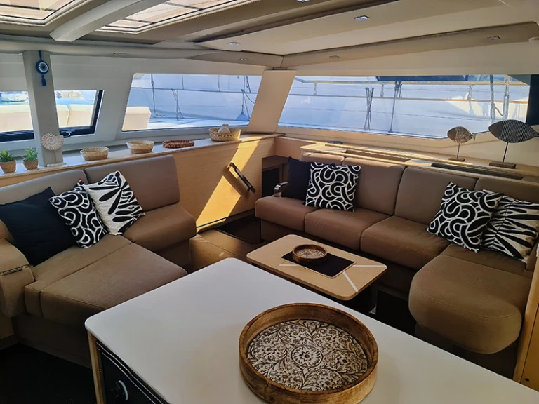 Bootverhuur Fountaine Pajot Aura 51 in Néa Péramos via SamBoat