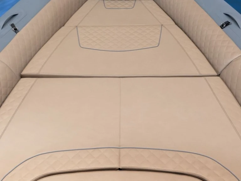 RIB te huur in Ajaccio voor de beste prijs