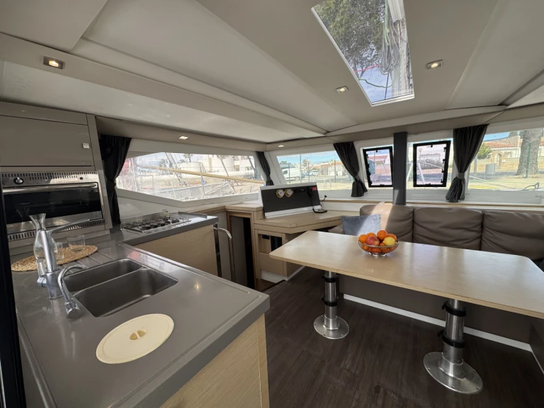 Catamaran te huur in Roses voor de beste prijs