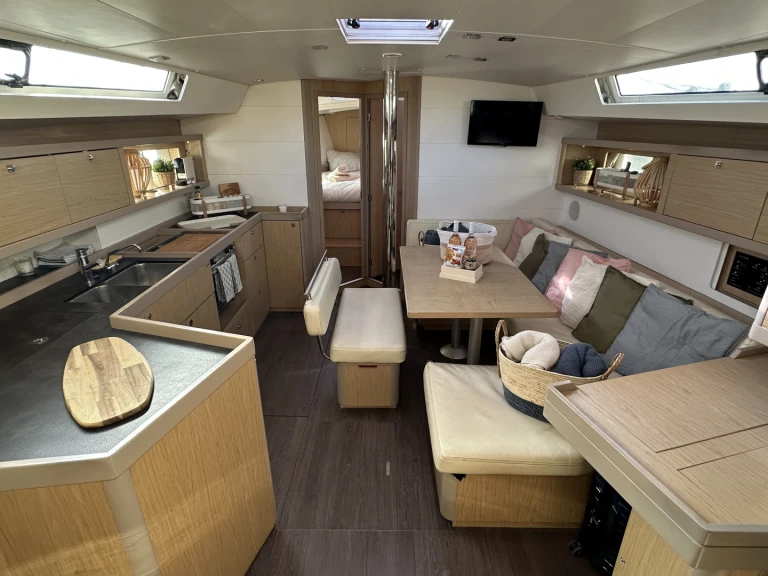 Zeilboot te huur in Port de Hyères (St Pierre) voor de beste prijs