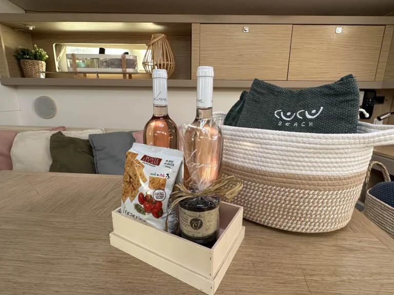 Jachthuur in Port de Hyères (St Pierre) - Bénéteau Oceanis 45 via SamBoat