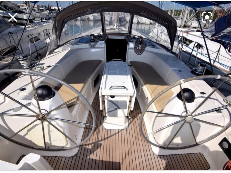 Bootverhuur Bavaria Bavaria 44 in Anávyssos via SamBoat