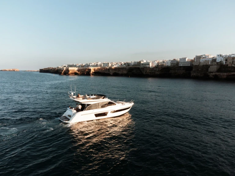 Huur een Azimut Azimut 53 Fly in Polignano a Mare