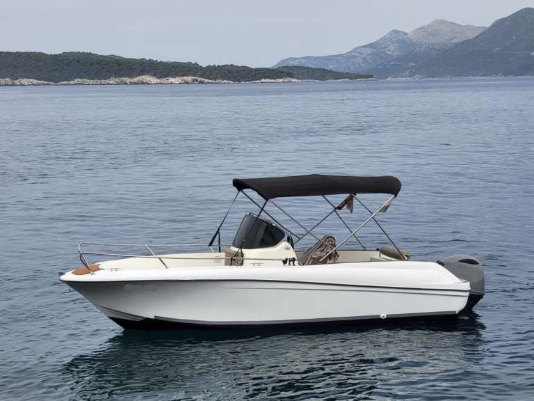 Bootverhuur Kaštela goedkoop FLY 22