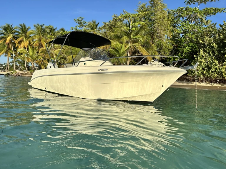 Huur een Pacific Craft Pacific Craft 670 Open in Le Gosier