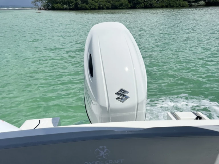 Bootverhuur Pacific Craft Pacific Craft 670 Open in Le Gosier via SamBoat