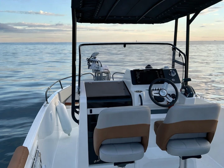 Jachthuur in Toulon - Bénéteau Flyer 7 SPACEdeck via SamBoat