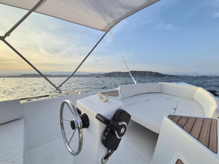 Huur een Silver Silver yacht 495 in Cannes