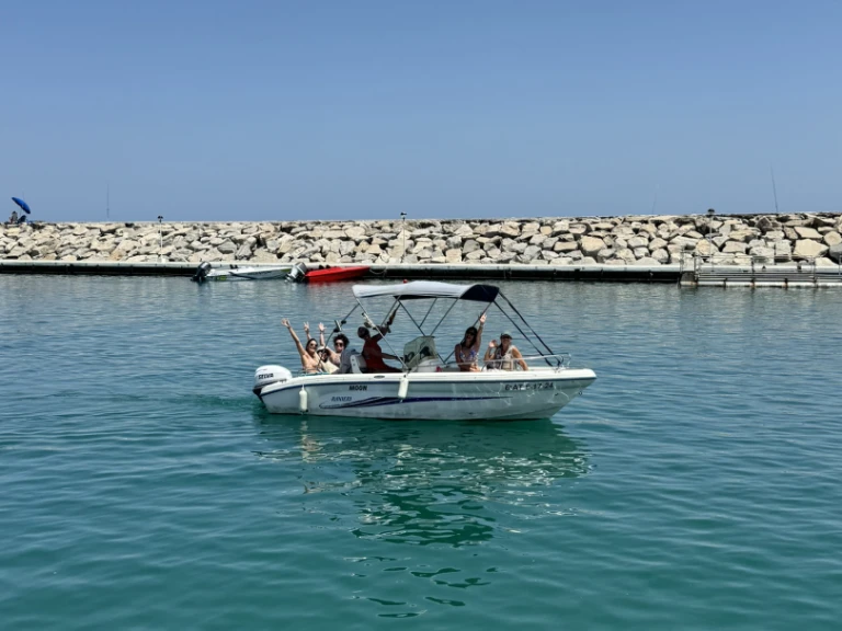 Rainieri Azzurra 500 te huur van particulier of professional in Estepona