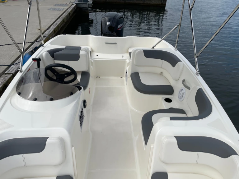 Verhuur Motorboot Bayliner met vaarbewijs